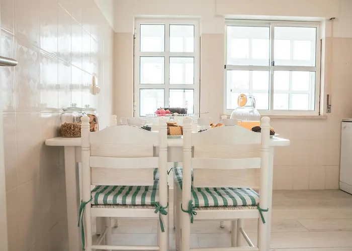 Marlin House Tatil Evi Baleal